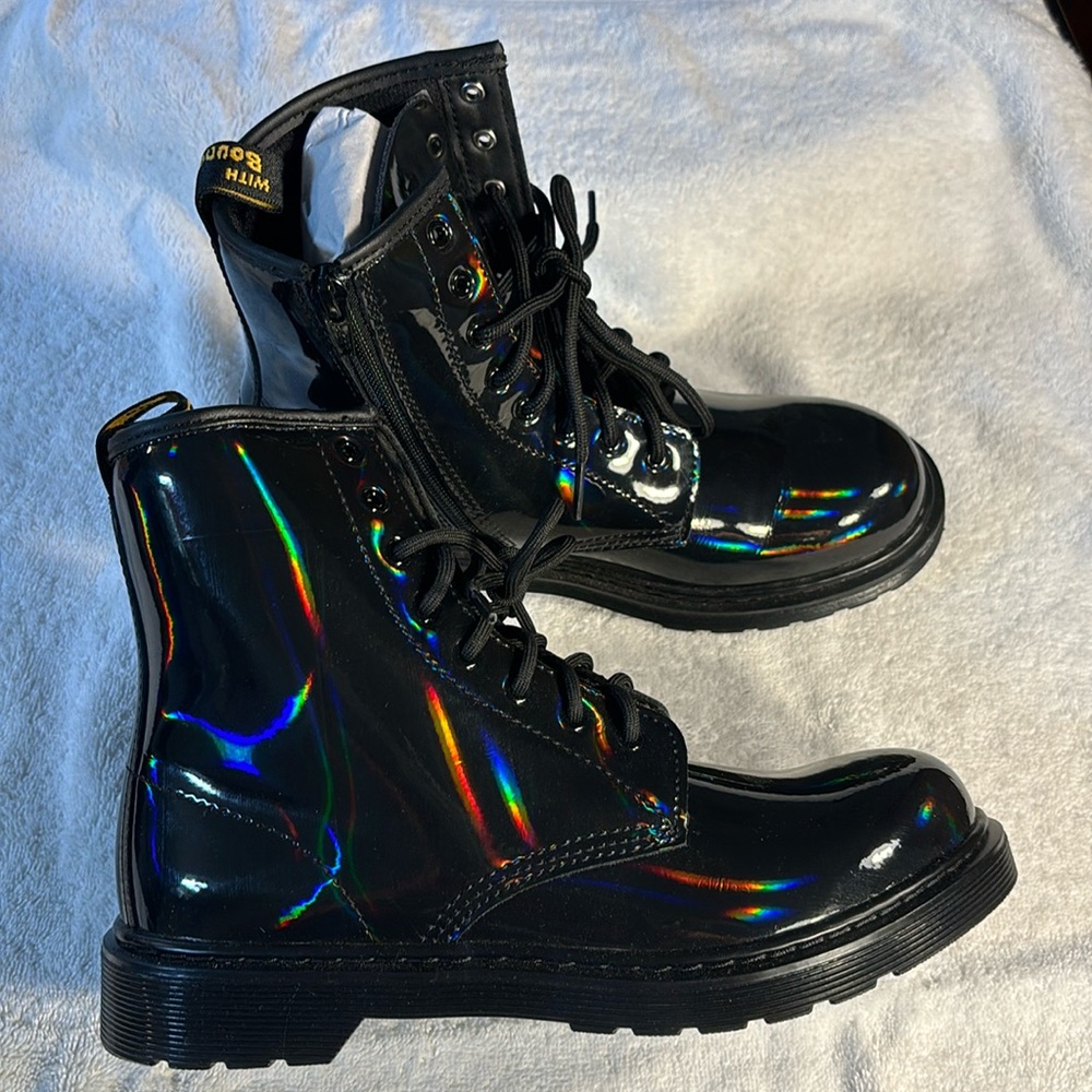 NIB Dr. Martens 1460Y Black/Rainbow patent boots EU 38/US 6 youth/UK 5